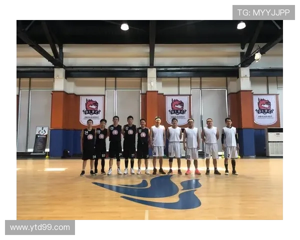 南京篮球队在洲际杯中的强势表现与团队协作分析