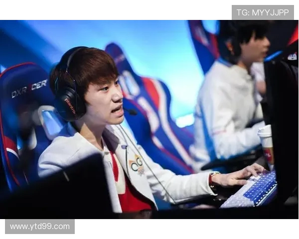 职业联赛特别报道：探寻FPX从低谷到巅峰的奋斗历程与辉煌成就