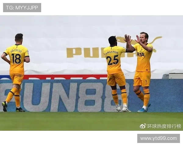 凯恩的传奇之路：从青涩少年到足球巨星的成长历程与荣耀时刻